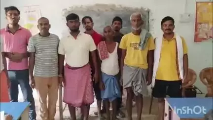 गावां: डढ़कोल के स्कूल में शिक्षक नहीं होने से बच्चे परेशान, परिजनों ने किया विरोध