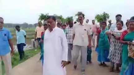 पाकुड़िया: महेशपुर विधायक और ITDA ने खैराकंदर, तेतुलिया समेत कई पंचायत के 200 अबुआ आवास लाभुकों को कराया गृह प्रवेश