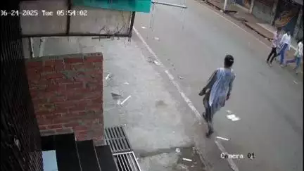 नवाबगंज: नेवलेट चौराहे के पास तेज रफ्तार स्कार्पियो ने मॉर्निंग वॉक पर निकली महिला को मारी जोरदार टक्कर, CCTV फुटेज हुआ वायरल