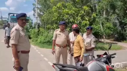 मखदुमपुर: टेहटा पुलिस ने एनएच पर चलाया वाहन जांच अभियान