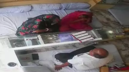 सेवढ़ा: सेवड़ा नगर बस स्टैंड पर सराफा दुकान से दो महिलाओं ने झुमकी की चोरी की, सीसीटीवी में कैद, पुलिस जांच जारी