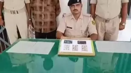 तुरकौलिया: तुरकौलिया पुलिस ने एक साइबर फ्रॉड को गिरफ्तार कर शनिवार को न्यायिक हिरासत में भेजा