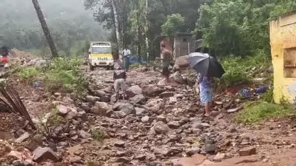 വെെത്തിരി: ദുരിതക്കയത്തിൽ തന്നെ, പടവെട്ടിക്കുന്നിലെ കുടുംബങ്ങൾ സർക്കാരിന്റെ കനിവിനായി കാത്തിരിക്കുന്നു #localissue