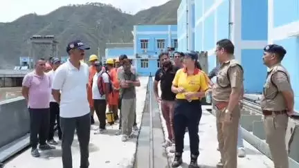 रुद्रप्रयाग: बद्रीनाथ हाईवे के घोलतीर में हुए मिनी बस हादसे में लापता की खोज जारी, तीसरे दिन मिला एक और शव, अब 7 की तलाश जारी