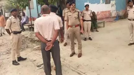 मोतिहारी: चंपारण रेंज के डीआईजी ने हरसिद्धि थाना का औचक निरीक्षण किया, पत्रकार हत्याकांड के बारे में ली जानकारी
