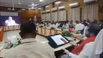 नवाबगंज: डीआरडीए सभागार में दानवीर भामाशाह की जयंती की पूर्व संध्या पर आयोजित कार्यक्रम में व्यापारियों को किया गया सम्मानित