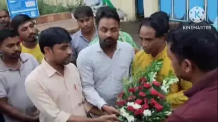 সাঁকরাইল: সাঁকরাইলে UAL বেঙ্গল ইন্ডাস্ট্রি লিমিটেড TMC শ্রমিক ইউনিয়নের পক্ষ থেকে নবনিযুক্ত জেলা INTTUC-র সভাপতিকে সংবর্ধনা প্রদান