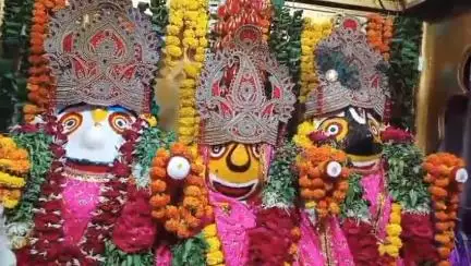 होशंगाबाद नगर: नर्मदापुरम में महावीर टॉकीज प्रांगण जनकपुरी से जगन्नाथ यात्रा ग्वालटोली के लिए रवाना, सैकड़ों श्रद्धालु मौजूद