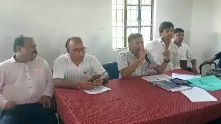 गायघाट: गायघाट में एस.डी.ओ. पूर्वी ने सभी बीएलओ को दिया प्रशिक्षण, मतदाता सूची का होगा गहन पुनरीक्षण