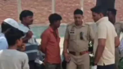 बिलग्राम: जरौली शेरपुर में सरकारी खलिहान की जमीन पर अवैध खेती, राजस्व निरीक्षक अंशिका सिंह की मौजूदगी में चला ट्रैक्टर