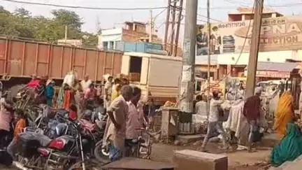बेनीपुर बाजार में जाम की समस्या से राहगीर परेशान