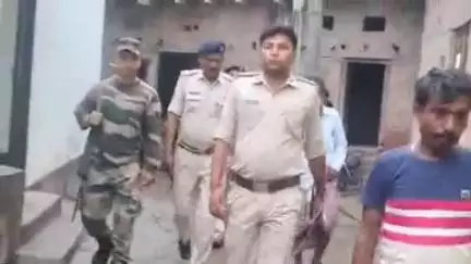 शिवसागर: बड्डी थाना पुलिस ने मोहर्रम पर्व को शांतिपूर्ण सम्पन्न कराने और जुलूस मार्ग के सत्यापन के लिए किया फ्लैग मार्च