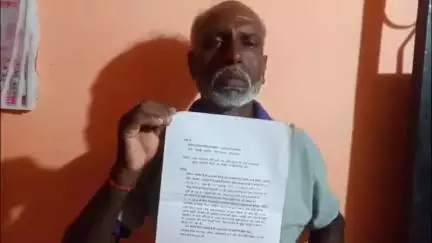 महाराजगंज: हरखी का किसान 8 महीने से अंश निर्धारण त्रुटि सुधार के लिए चक्कर काट रहा, लेखपाल व मुंशी पर लगाए भ्रष्टाचार के आरोप