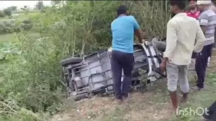 हर्रैया: दुबौलिया थाना क्षेत्र के भकरही पुल के निकट ऑटो रिक्शा पलटने से एक व्यक्ति घायल हुआ