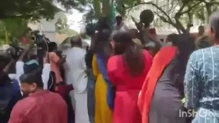 തിരുവനന്തപുരം: ലാപ്ടോപ് വിതരണത്തില്‍ അഴിമതി ആരോപിച്ച് ബി.ജെ.പി നഗരസഭയിലേക്ക് നടത്തിയ മാർച്ചിൽ സംഘര്‍ഷം