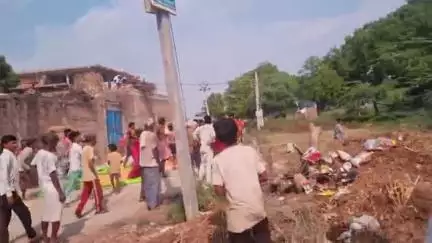 कन्नौज: बसीरापुर भाट गांव में रास्ते से निकलने को लेकर हुआ विवाद, दो पक्षों के बीच पथराव और लाठी-डंडे चले