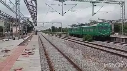 मावली: खेरोदा रेलवे स्टेशन पर 3 लाइन का कार्य शुरू, ट्रेन के इंजन का किया गया ट्रायल