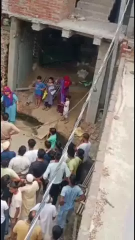 मवाना: मवाना के गांव बोहडपुर में अवैध विद्युत पोल हटाने पहुंची पुलिस एवं प्रशासन की टीम वापस लौटी