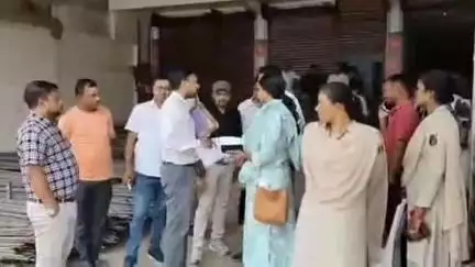 बलरामपुर: अमानक बीज भंडारण पर प्रशासन की बड़ी कार्रवाई, बिना लाइसेंस के भंडारण करने पर दर्ज हुआ एफआईआर