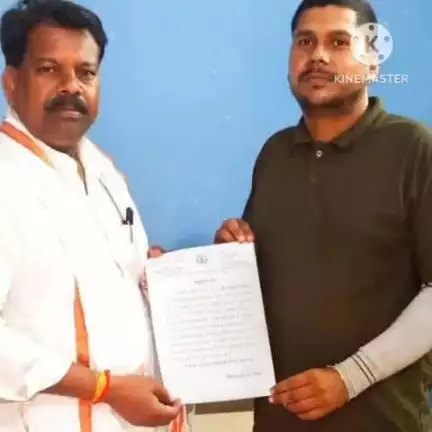 बांधवगढ़: उमरिया जिले में उत्कृष्ट कार्य करने पर बांधवगढ़ विधायक ने युवा हिमांशु तिवारी को अनुशंसा पत्र देकर किया सम्मानित