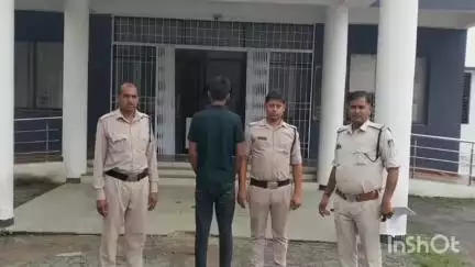 चितरंगी: चितरंगी पुलिस टीम ने एक आरोपी के कब्जे से 20 सीसी कोरेक्स सिरप और मोटरसाइकिल की ज़ब्त