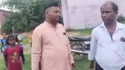 संझौली: संझौली थाना क्षेत्र के प्रा विद्यालय चवरिया में असामाजिक तत्वों ने बच्चों के साथ घुसकर की मारपीट