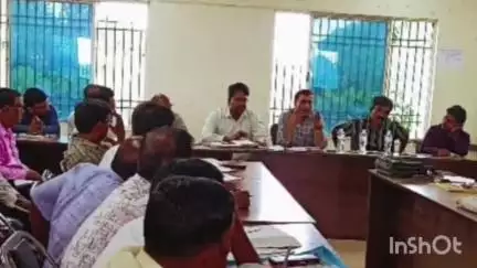 सिकंदरा: सिकंदरा में मतदाता सूची को शुद्ध करने के लिए बीएलओ को डोर-टू-डोर सर्वे का दिया गया निर्देश