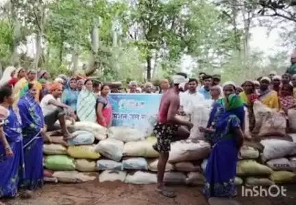 राजनांदगांव: जिले के ग्राम सीताकसा में मनाया गया स्वच्छता त्यौहार, विभिन्न स्थानों पर की गई साफ-सफाई