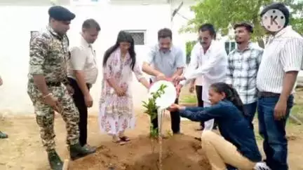नावां: कलेक्टर ने कहा, कार्यालय में बैठने से जनता की समस्याओं का समाधान नहीं होगा, उपखंड अधिकारी कार्यालय का किया निरीक्षण