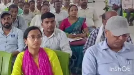 पीरो: पीरो में अनुमंडल पदाधिकारी ने बी एल ओ के संग बैठक का आयोजन किया