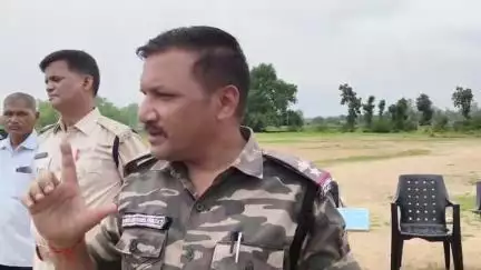 पाटन: अंग रा गांव में नशा के खिलाफ जागरूकता अभियान, पुलिस इंस्पेक्टर पाटन अनिल कुमार सिंह एवं थाना प्रभारी रहे मौजूद