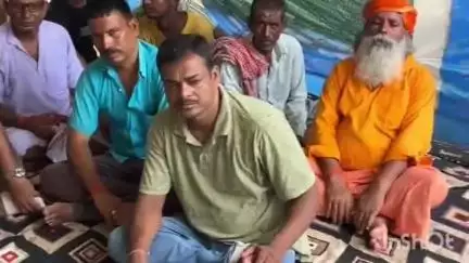 डुमरांव: अंतिम सांस तक यहां पर बैठेंगे...भले ही प्राण क्यों ना त्याग दें: वार्ड पार्षद धनंजय पांडेय