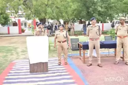उरई: उरई में आगामी पर्व को लेकर पुलिस अधीक्षक के निर्देशन में पुलिस कर्मियों को बवाल नियंत्रण का कराया गया अभ्यास