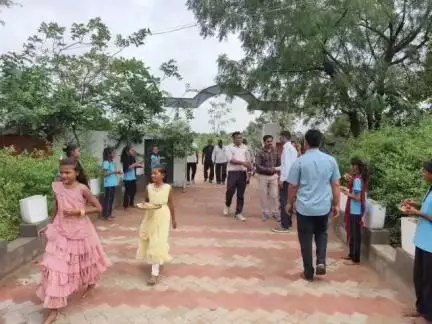 મુળી: રામપરા શાળા ખાતે વિદ્યાર્થીનો પ્રવેશઉત્સવ યોજાયો.