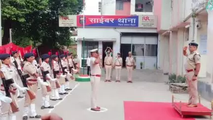 बक्सर: पुलिस उप-महानिरीक्षक ने किया बक्सर साइबर थाने का निरीक्षण