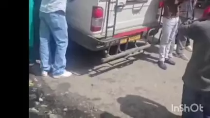 नेरवा: नेरवा में बाहरी और प्राइवेट स्टेज के कैरिज का कार्य कर रहे वाहनों पर टैक्सी ऑपरेटर यूनियन ने कसा शिकंजा
