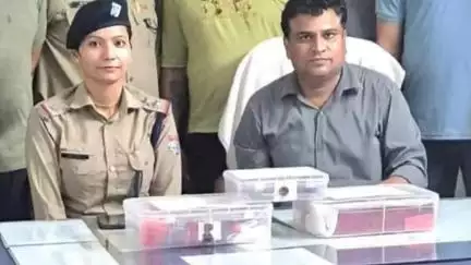 बेरीनाग: बेरीनाग में फर्जी सिम बेचने वाले व्यापारी को किया गया गिरफ्तार