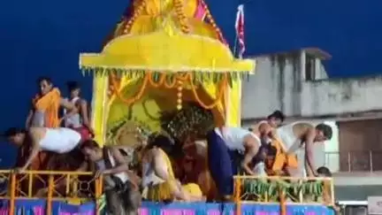 ନର୍ଲା: ନର୍ଲା ଠାରେ ଦ୍ୱିତୀୟ ଦିନ ରେ ମାଉସୀ ଘରେ ପହଞ୍ଚିଲେ ମହାପ୍ରଭୁ,ପ୍ରଥମ ଦିନ ଅପେକ୍ଷା ଦିତୀୟ ଦିନରେ ଜନ ସମୁଦ୍ର।