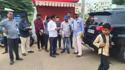 భీమిలి: నగరంపాలెం, రేవల్లపాలెం మాస్టర్ ప్లాన్ రహదారులను పరిశీలించిన జీవీఎంసీ సిసిపి ఎ. ప్రభాకర్ బృందం