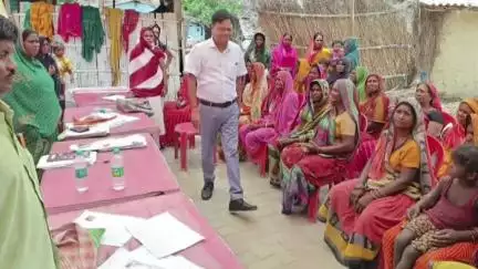 सिंघिया: सिंघिया प्रखंड की 13 पंचायतों में एससी/एसटी शिविर का आयोजन किया गया