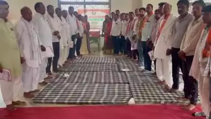 लालसोट: भाजपा मंडल दौलतपुरा में नवनिर्वाचित जिलाध्यक्ष महोदया आदरणीया लक्ष्मी जी रैला ने संगठनात्मक बैठक ली।