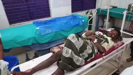 जशपुर: राने-बारो मार्ग पर दो बाइकों की आमने-सामने भिड़ंत, एक युवक गंभीर रूप से घायल, इलाज के लिए जिला अस्पताल में भर्ती