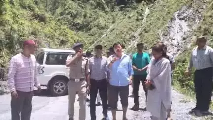 कपकोट: आपदाग्रस्त क्षेत्रों का विधायक, जिलाधिकारी, पुलिस अधीक्षक और दर्जा राज्यमंत्री ने कपकोट का किया निरीक्षण
