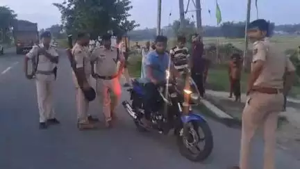 कुमारखंड: कुमारखंड पुलिस ने प्रोजेक्ट हाई के पास वाहन चेकिंग में ₹25 हजार का जुर्माना वसूला