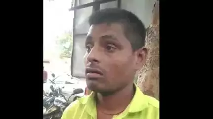 लोहरदगा: सदर अस्पताल से मोटरसाइकिल चोरी करते CCTV में कैद चोर, नीले कपड़ों में बाइक के साथ पकड़ा गया