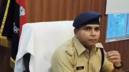 डुमरा: आजमगढ़: पुलिस ने शराब के साथ एक बाइक सवार तस्कर को किया गिरफ्तार