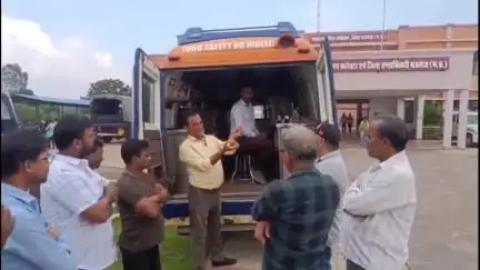 मऊगंज: मऊगंज कलेक्ट्रेट में खाद्य प्रयोगशाला द्वारा लोगों को किया जागरूक, मिलावट पहचानने के घरेलू उपाय बताए