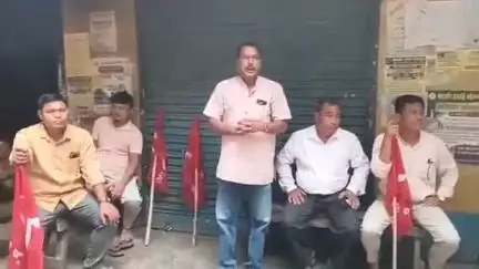 শান্তিরবাজার: আগামী ৯ জুলাই দেশব্যাপী সাধারন ধর্মঘটের সমর্থনে ঠাকুরছড়া বাজারে মিছিল ও পথসভা সংগঠিত করেন বামপন্থী গনসংগঠন সমুহ