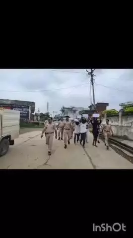 #पुलिस_थाना_चितरी द्वारा #चिखली_तहसीलदार के #वाहन पर #लूटपाट के इरादे से #पथराव के मामले का #24_घंटे में किया खुलासा,
मामले में #05_अभियुक्त_गिरफ्तार एवं #04_विधि से संघर्षरत #बालक डिटेन।