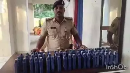 मनेर: शेरपुर, टोलापर व माधोपुर में पुलिस ने छापेमारी कर ढाई सौ लीटर अंग्रेजी शराब बरामद की, दो शराब तस्कर गिरफ्तार